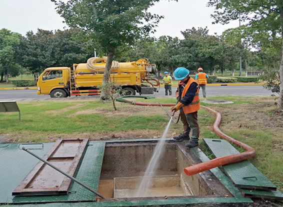 岫岩化油池清理